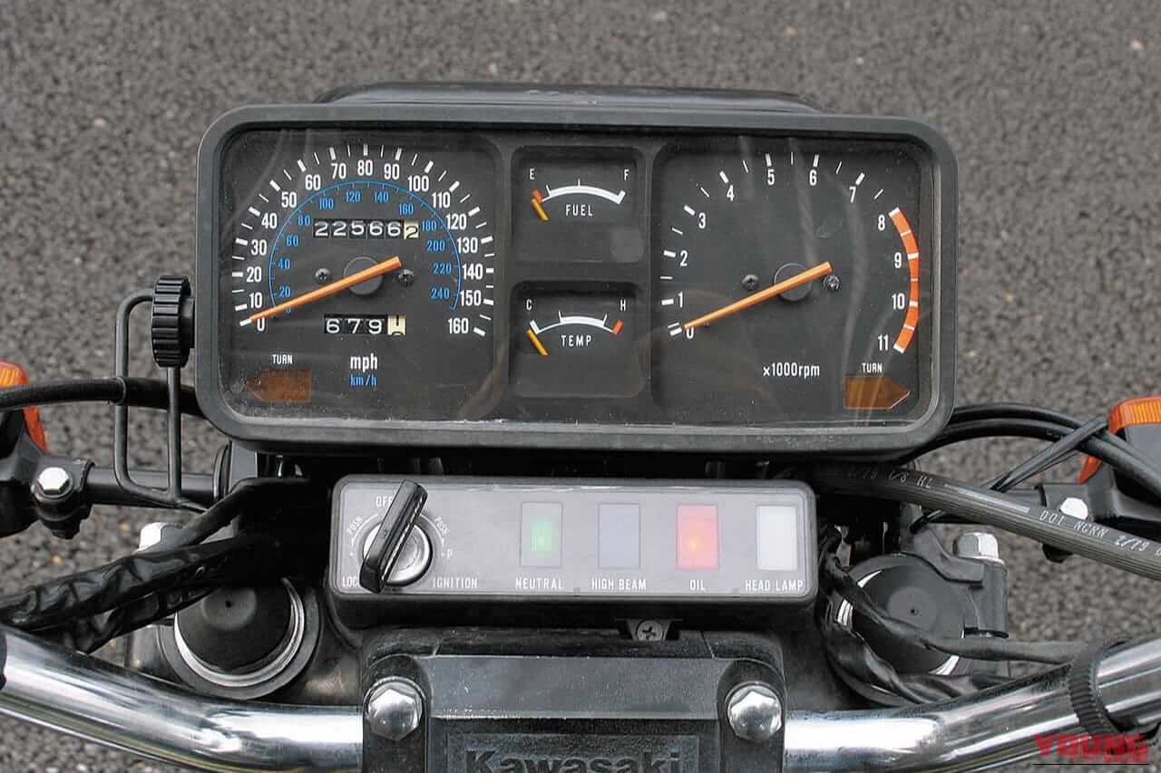 1979年に登場した、KAWASAKI Z1300のメーター｜「まさに怪物…」日本人には気軽に乗りこなせない。それでもロングセラーとなったカワサキの名車。生産終了から37年経った今も絶大な人気を誇る［Z1300］を紹介