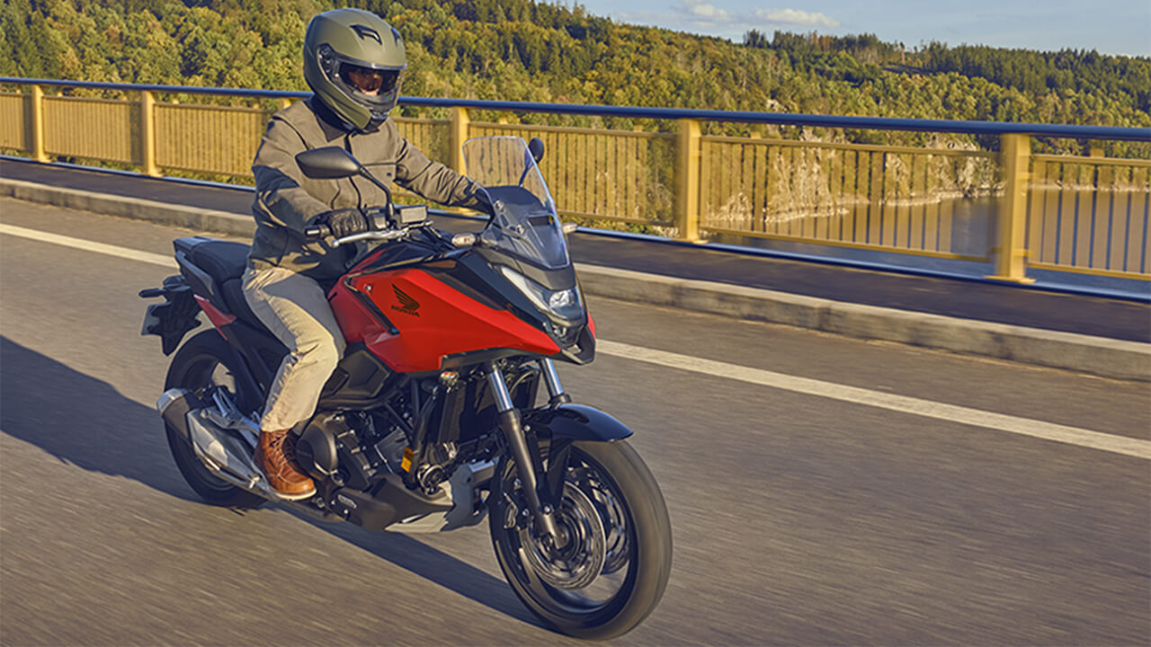 ｜ホンダNC750X/DCT〈いま国内で買える新型バイクカタログ｜大型二輪(750-401cc)〉【2026最新版】