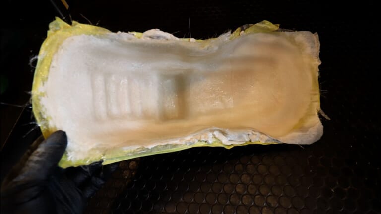 【50歳の夏休み工作】「3DCAD挫折組」に朗報！油粘土の手捏ねとPVA離型剤で挑むヤマハ・ポッケのフロントフェンダーFRP造形｜【50歳の夏休み工作】「3DCAD挫折組」に朗報！油粘土の手捏ねとPVA離型剤で挑む旧車「ヤマハ・ポッケ」のフロントフェンダーFRP造形が楽しすぎた