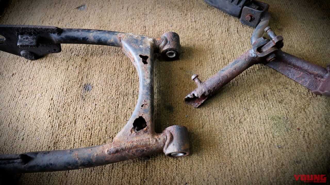 【DIY溶接】サビで穴が空いても諦めない! 高ナットを芯金に使った強度抜群のバイクパーツDIY修復法｜【DIY溶接】サビで穴が空いても諦めない! 高ナットを芯金に使った強度抜群のバイクパーツDIY修復法「サイドスタンド編」
