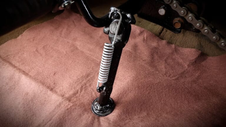 【DIY溶接】サビで穴が空いても諦めない! 高ナットを芯金に使った強度抜群のバイクパーツDIY修復法｜【DIY溶接】サビで穴が空いても諦めない! 高ナットを芯金に使った強度抜群のバイクパーツDIY修復法「サイドスタンド編」