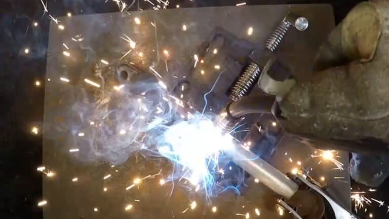 【DIY溶接】サビで穴が空いても諦めない! 高ナットを芯金に使った強度抜群のバイクパーツDIY修復法｜【DIY溶接】サビで穴が空いても諦めない! 高ナットを芯金に使った強度抜群のバイクパーツDIY修復法「サイドスタンド編」