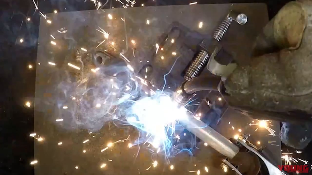 【DIY溶接】サビで穴が空いても諦めない! 高ナットを芯金に使った強度抜群のバイクパーツDIY修復法|【DIY溶接】サビで穴が空いても諦めない! 高ナットを芯金に使った強度抜群のバイクパーツDIY修復法「サイドスタンド編」