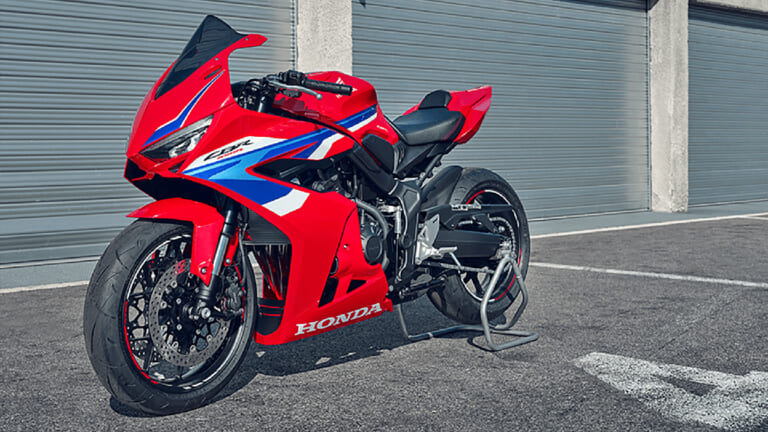 2024CBR650R/E-Clutch グランプリレッド フロント|ホンダCBR650R/Eクラッチ〈いま国内で買える新型バイクカタログ|大型二輪(750-401cc)〉【2026最新版】