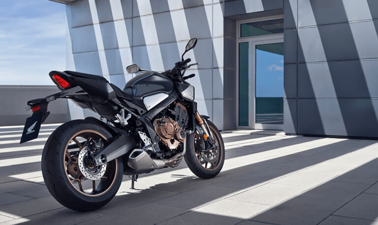 CB650R リア|ホンダCB650R/Eクラッチ〈いま国内で買える新型バイクカタログ|大型二輪(750-401cc)〉【2026最新版】