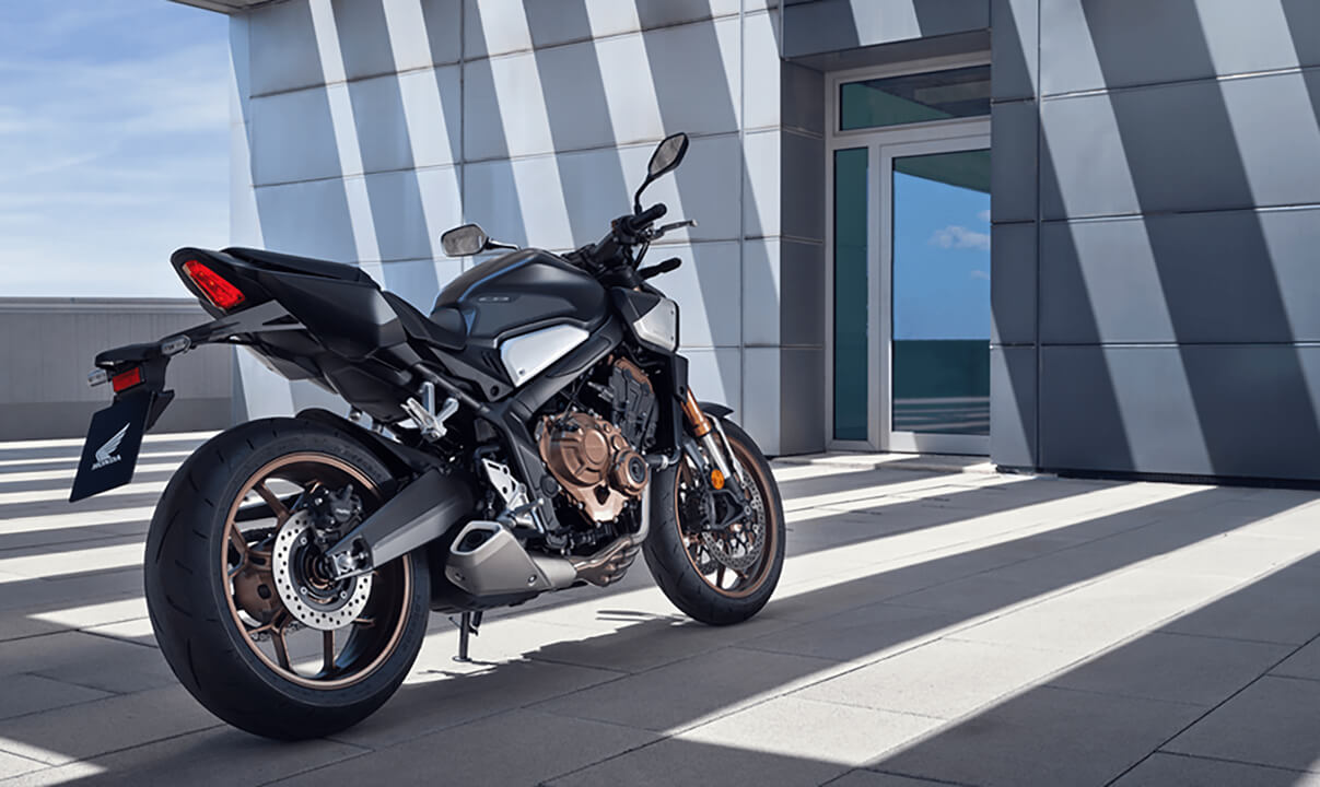  CB650R リア｜ホンダCB650R/Eクラッチ〈いま国内で買える新型バイクカタログ｜大型二輪(750-401cc)〉【2026最新版】