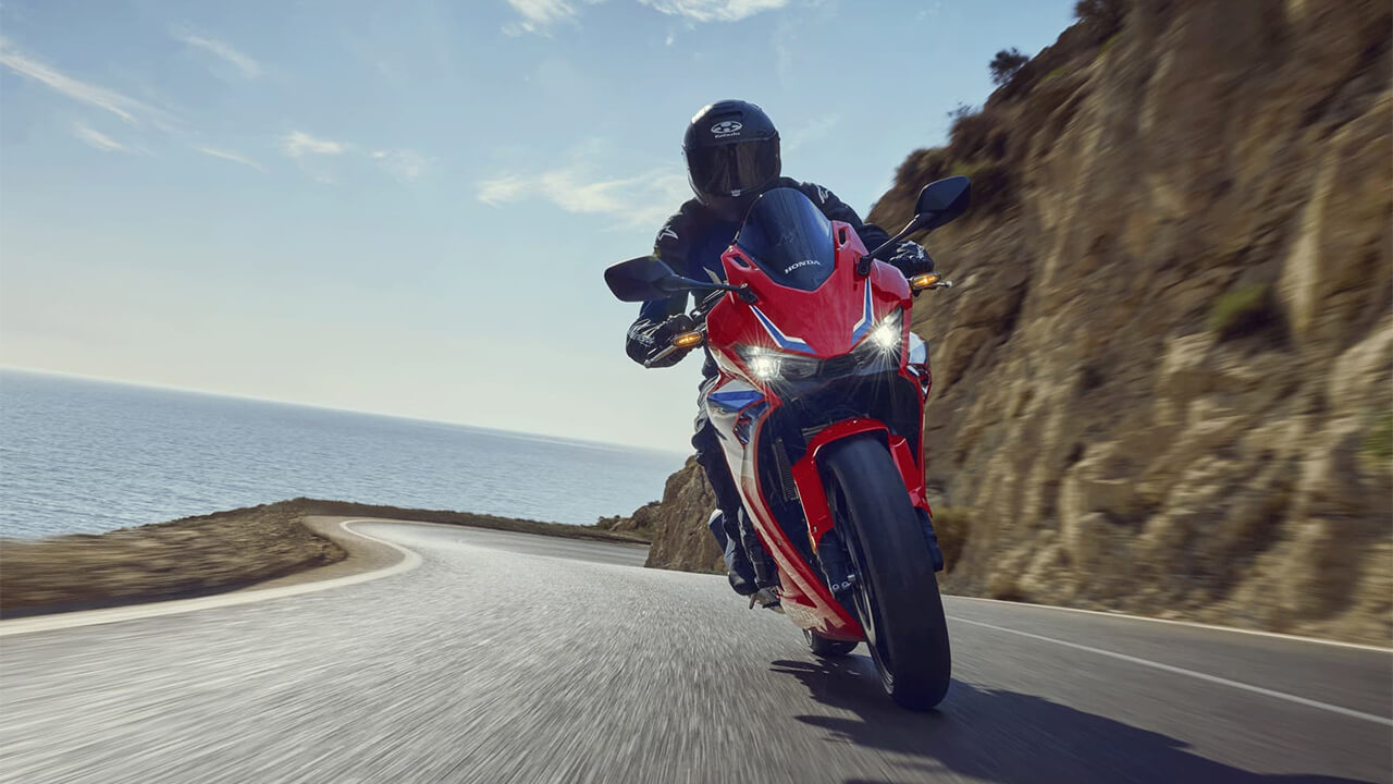 |ホンダ CBR400R〈いま国内で買える新型バイクカタログ|小型二輪(400-251cc)〉【2026最新版】