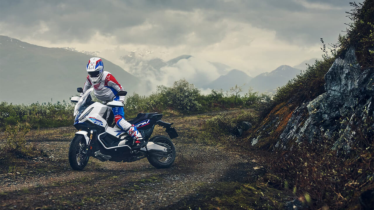 |ホンダX-ADV〈いま国内で買える新型バイクカタログ|大型二輪(750-401cc)〉【2026最新版】