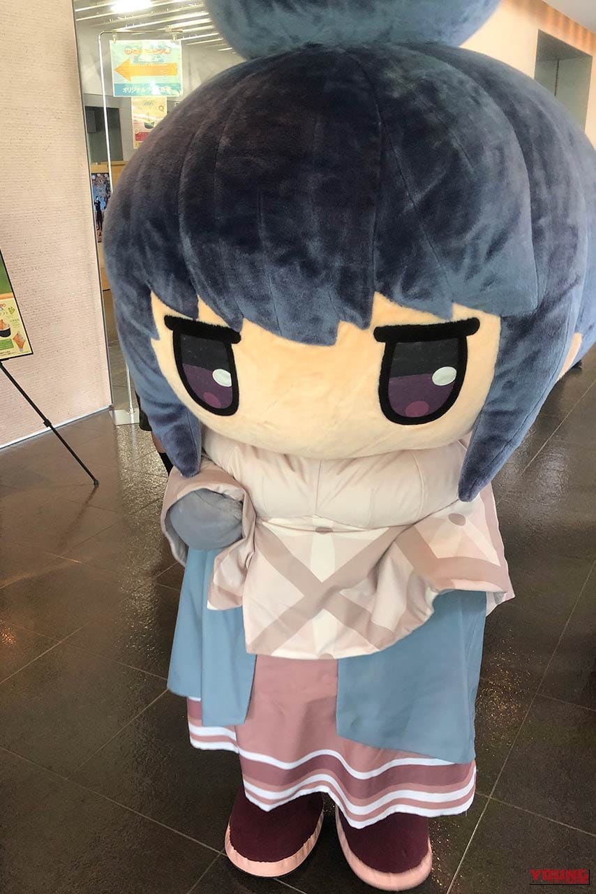 着ぐるみリンちゃんこと「きぐリン」が来館｜【ゆるキャン△と山梨▲】ビーノ『ゆるキャン△』コラボVer.展示や録り下ろしボイスも！山梨県立博物館の企画展現地レポート＆2027年TVアニメ4期情報