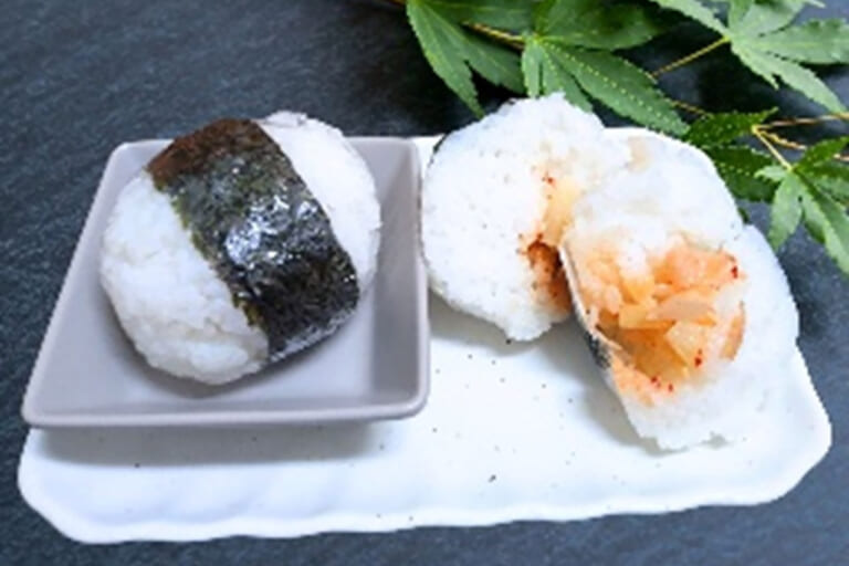 紀勢道 奥伊勢PA(上下線)「おむすび 『キムタク マヨってる(300円)』」｜【2026夏】高速道路SA・PAの絶品ドライブグルメ＆限定スイーツ決定版！三重推しテイクNo.1から話題の自販機アイスまで一挙紹介