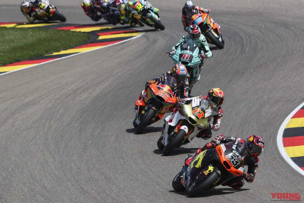出力6％向上と2kg軽量化がもたらす「極限の接戦」! Moto2の未来を変える、約200万kmの走行データから生まれた新型エンジンの衝撃【MotoGP】｜出力6％向上と2kg軽量化がもたらす「極限の接戦」! Moto2の未来を変える、約200万kmの走行データから生まれた新型エンジンの衝撃【MotoGP】
