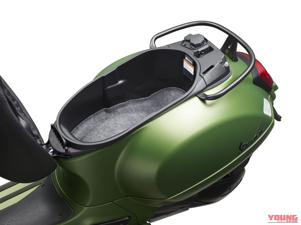 ｜イタリアの伝統美が加速する! 高速道路の走行も可能な、ベスパ「GTS/GTV」2026年モデルが新色を纏って登場