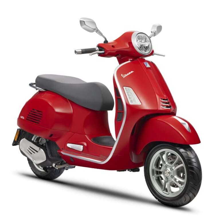 VESPA GTS 150｜イタリアの伝統美が加速する! 高速道路の走行も可能な、ベスパ「GTS/GTV」2026年モデルが新色を纏って登場