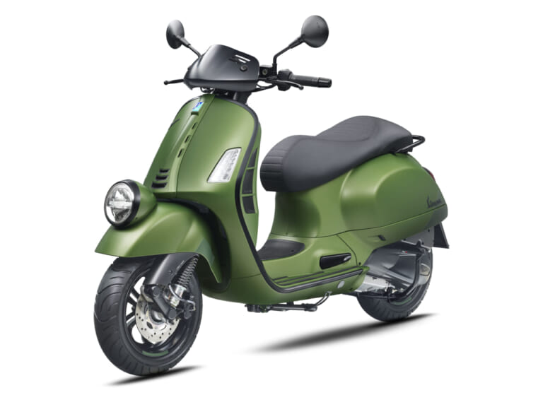 VESPA GTV 300｜イタリアの伝統美が加速する! 高速道路の走行も可能な、ベスパ「GTS/GTV」2026年モデルが新色を纏って登場