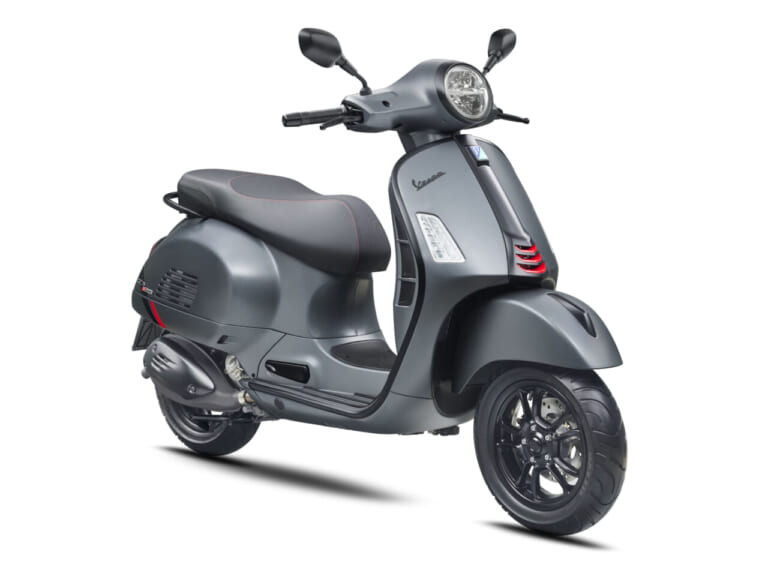 VESPA GTS 300 SuperSport ｜イタリアの伝統美が加速する! 高速道路の走行も可能な、ベスパ「GTS/GTV」2026年モデルが新色を纏って登場