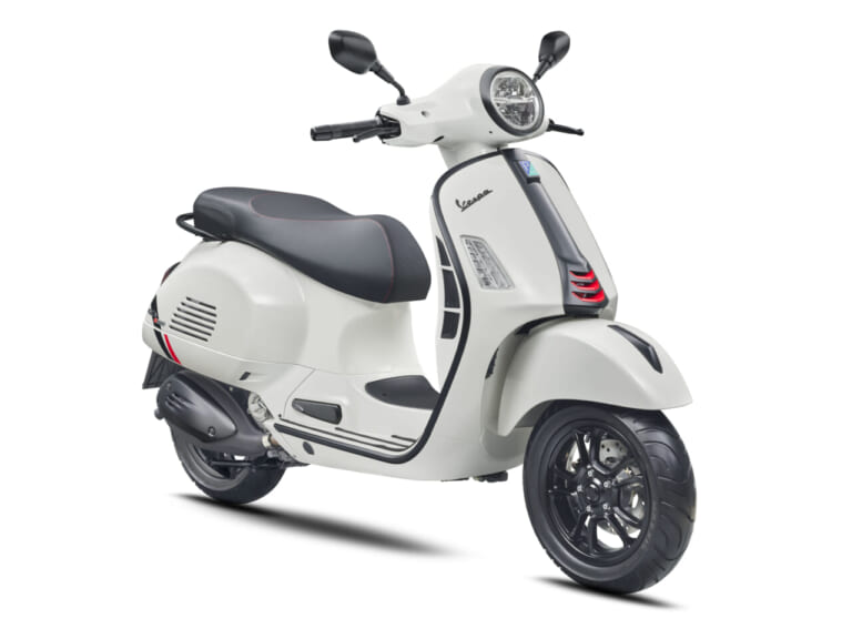 VESPA GTS 300 SuperSport |イタリアの伝統美が加速する! 高速道路の走行も可能な、ベスパ「GTS/GTV」2026年モデルが新色を纏って登場