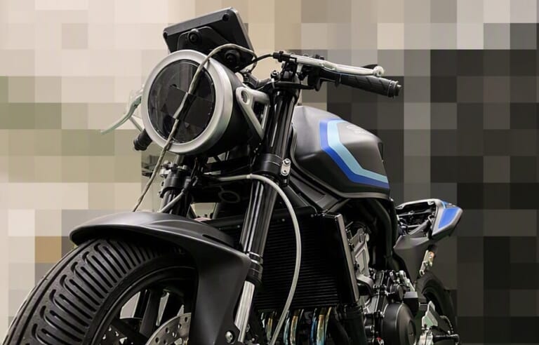 HONDA CB400 SUPER FOUR｜【2026鉄馬】ただのデモ走行じゃない、ホンダ開発陣が「E-Clutch×CB400SF」で実証参戦。秘められた技術者たちの本音とは