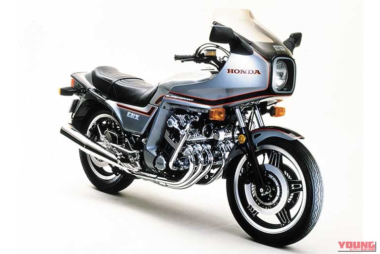 ホンダの1981 CBXのフロントから右サイドが写った写真｜「迫力がスゴい…」日本が世界に誇る歴史的名車。登場から48年を経た今もなお色褪せない。6気筒エンジンの圧倒的な存在感が印象的な［ホンダ・CBX 1000］