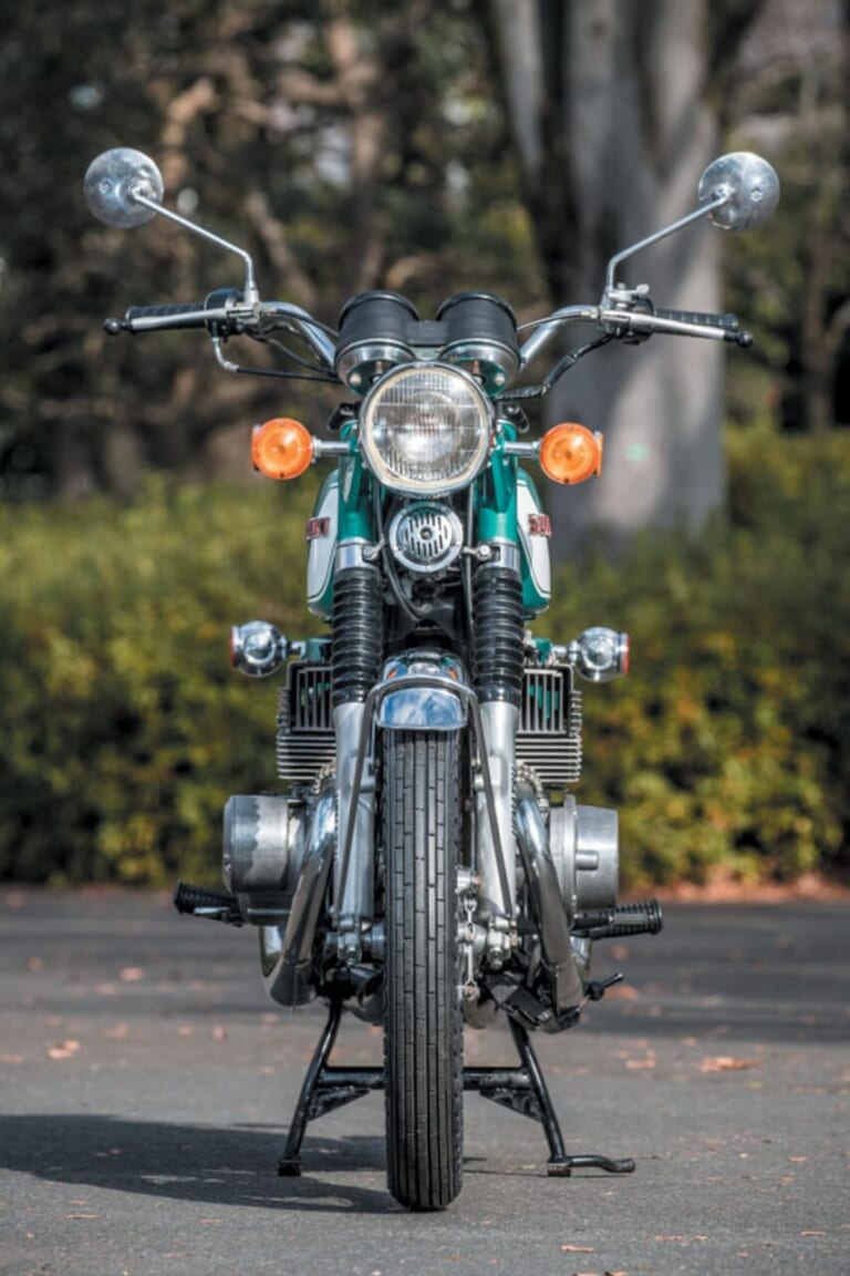 SUZUKI GT380｜「絶対失敗できなかった」2スト専業スズキの覚悟! スズキGT380【1971～1979】がカワサキ マッハと異なるグランドツアラーへ至った背景