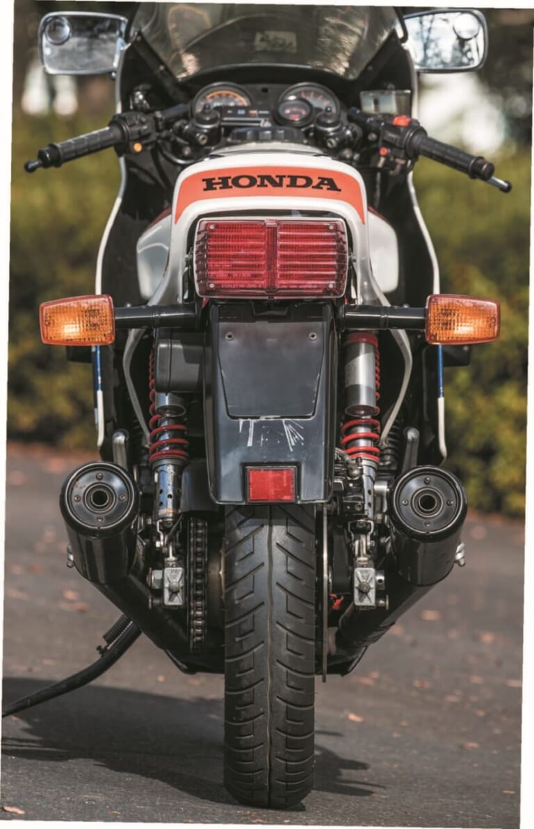 HONDA CB1100R｜CBXの影で生まれた伝説の真実。突貫工事から生まれた最強市販公道レーサー、120馬力のホンダ「CB1100R」【1981～1983】解説