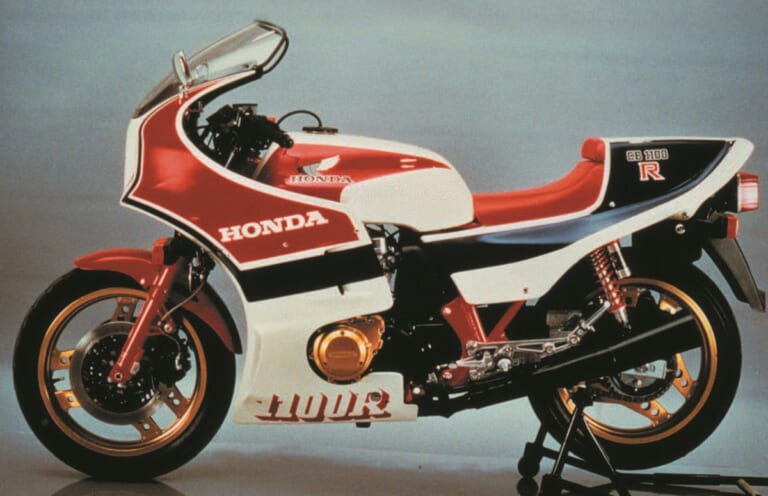 HONDA CB1100R｜最初はネイキッドだった!? 日本車初のフルカウル＆120ps化を果たした、ホンダ「CB1100R」歴代モデル図鑑【1981～1983】
