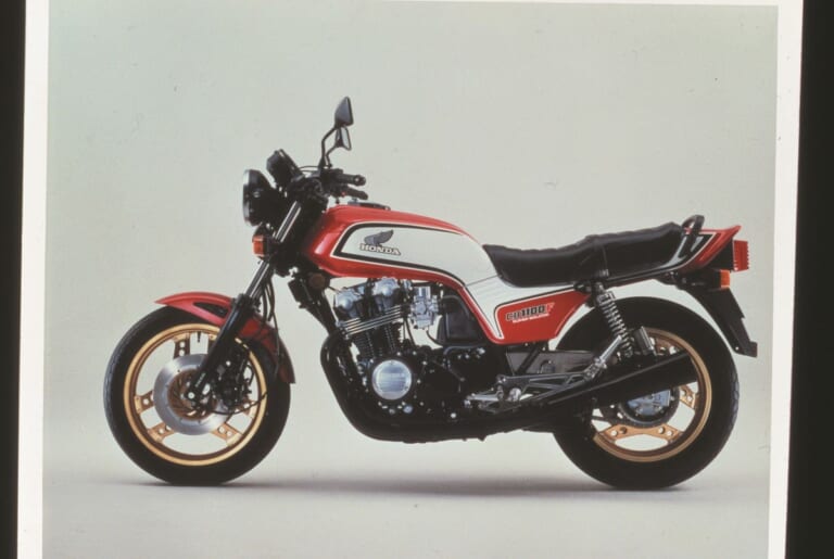 HONDA CB1100R|最初はネイキッドだった!? 日本車初のフルカウル&120ps化を果たした、ホンダ「CB1100R」歴代モデル図鑑【1981~1983】