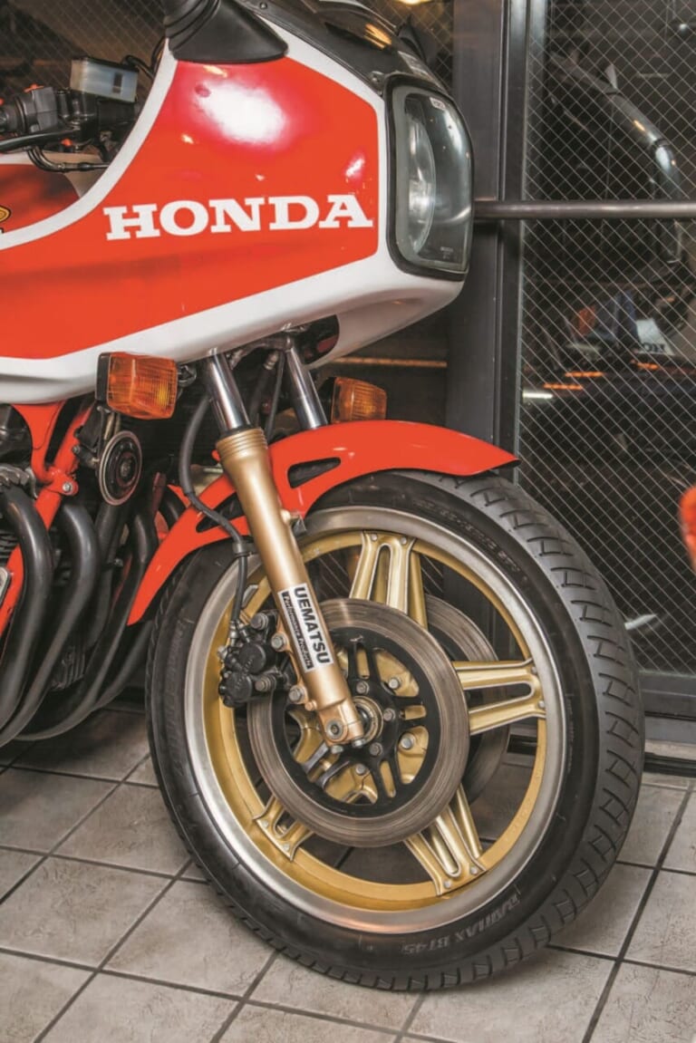 HONDA CB1100R｜最初はネイキッドだった!? 日本車初のフルカウル＆120ps化を果たした、ホンダ「CB1100R」歴代モデル図鑑【1981～1983】
