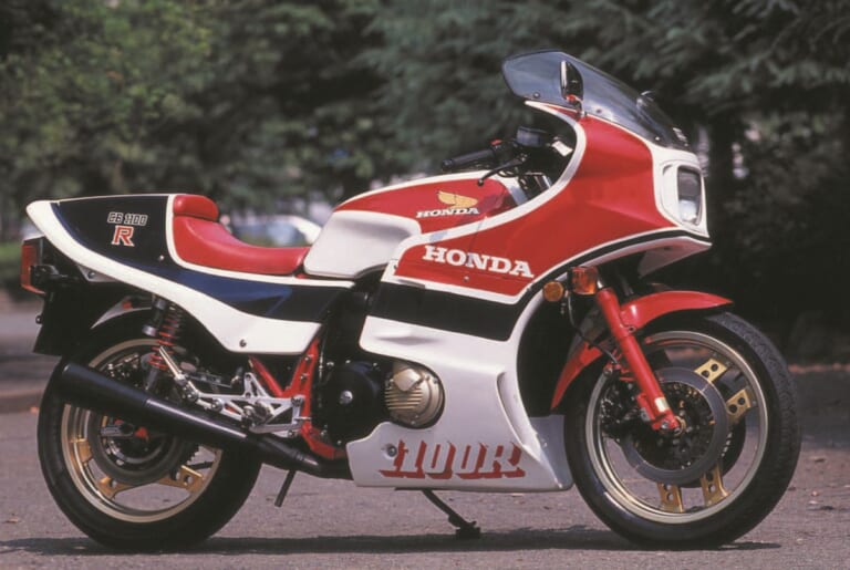 HONDA CB1100R|最初はネイキッドだった!? 日本車初のフルカウル&120ps化を果たした、ホンダ「CB1100R」歴代モデル図鑑【1981~1983】