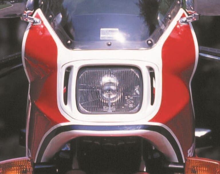 HONDA CB1100R|最初はネイキッドだった!? 日本車初のフルカウル&120ps化を果たした、ホンダ「CB1100R」歴代モデル図鑑【1981~1983】