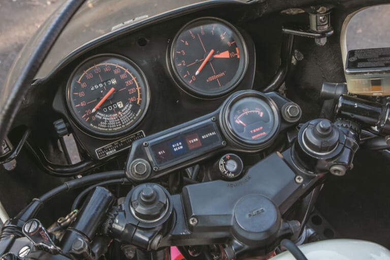 HONDA CB1100R｜CBXの影で生まれた伝説の真実。突貫工事から生まれた最強市販公道レーサー、120馬力のホンダ「CB1100R」【1981～1983】解説