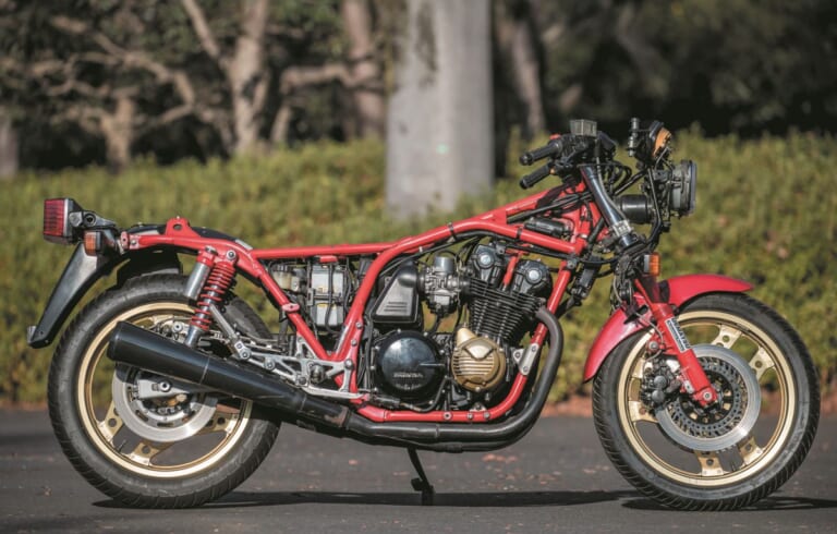 HONDA CB1100R｜【開発秘話】禁じ手を解禁! 5.5mmオーバーピストンと一体型ダウンチューブを採用した、ホンダ「CB1100R」専用設計の凄み