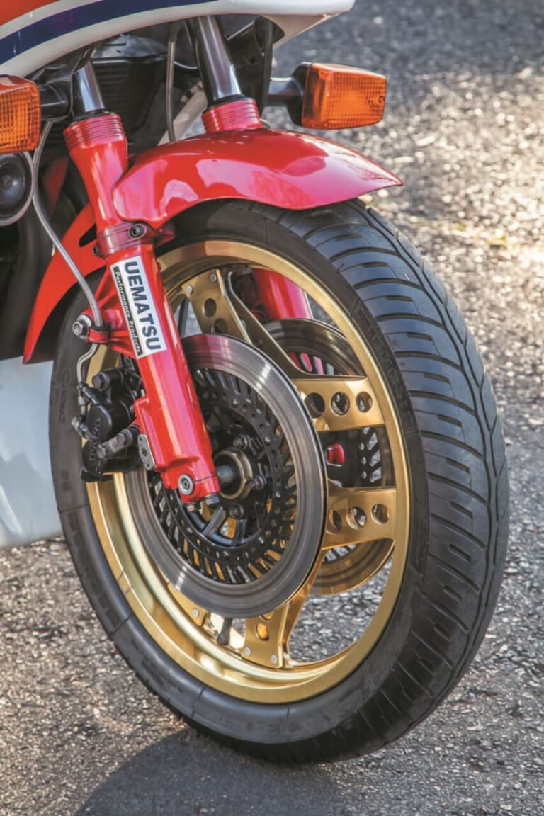 HONDA CB1100R|【開発秘話】禁じ手を解禁! 5.5mmオーバーピストンと一体型ダウンチューブを採用した、ホンダ「CB1100R」専用設計の凄み