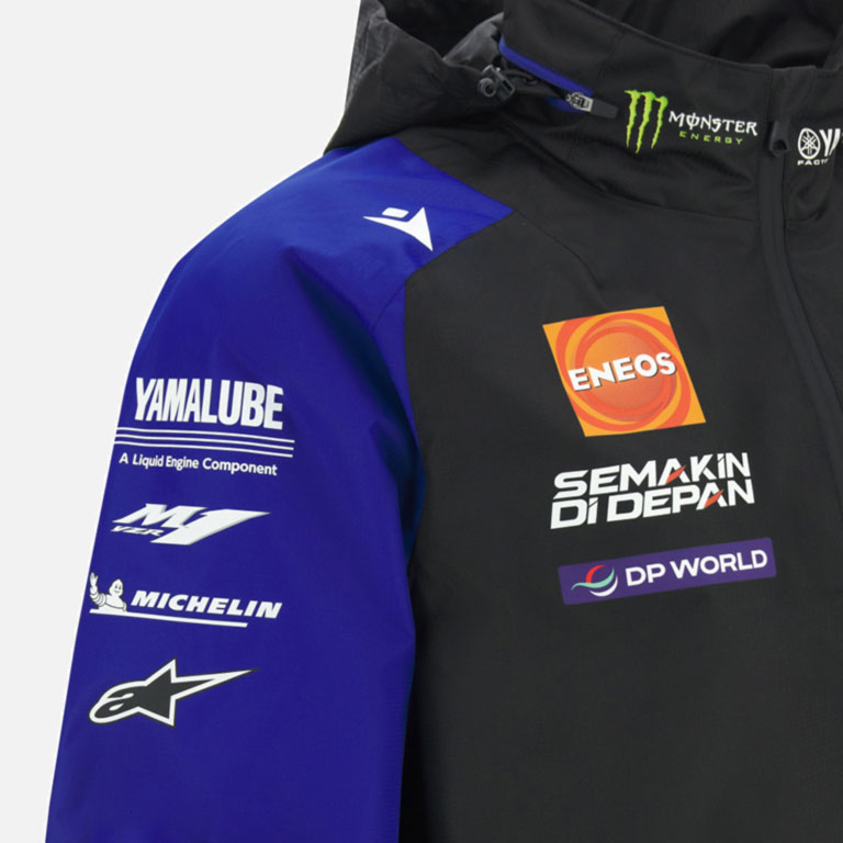 2026 MotoGP Team トレーニングジャケット｜【数量限定】ヤマハから2026 MotoGPファクトリーチームのオフィシャルウェアが登場！1番人気のメッシュキャップやポロシャツなど全5種
