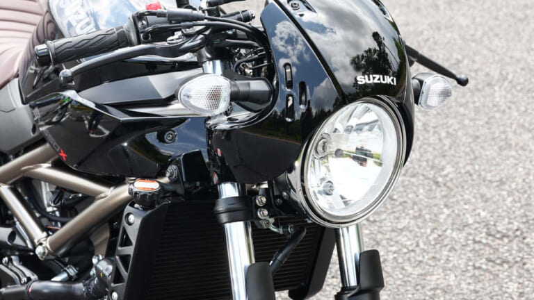 孤高のミドルVツイン! 72馬力の鼓動は永久不滅。生産終了しても100％納得のファンバイク スズキ「SV650/X」が輝き続ける5つの理由