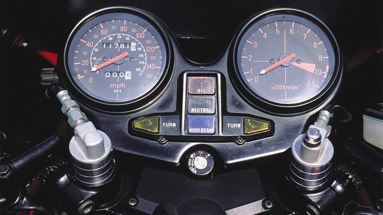 1981年型 ホンダ CB1100RBのメーター｜「当時としては非常識なモデルだった…」豪華すぎる装備に驚愕。40年以上前に登場した伝説の名車［ホンダ・CB1100R］を紹介