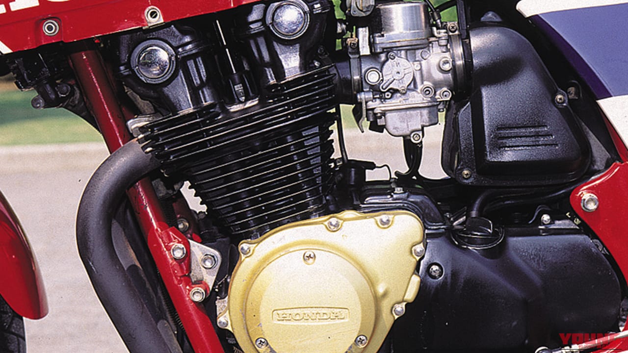 1982年型 ホンダ CB1100RCのエンジン｜「当時としては非常識なモデルだった…」豪華すぎる装備に驚愕。40年以上前に登場した伝説の名車［ホンダ・CB1100R］を紹介