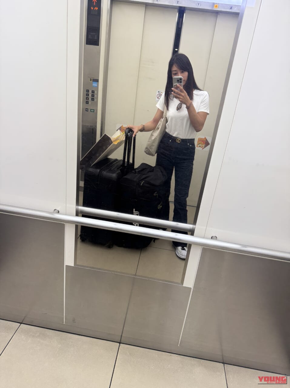 指出瑞貴 サイン・ハウス|「女優・指出瑞貴のバイク×音楽×コーヒーdiary(仮)」 その16~サインハウスオフィスへお邪魔してきた!なぜなら…ヘルメット◯個持ち込み?!笑 ~