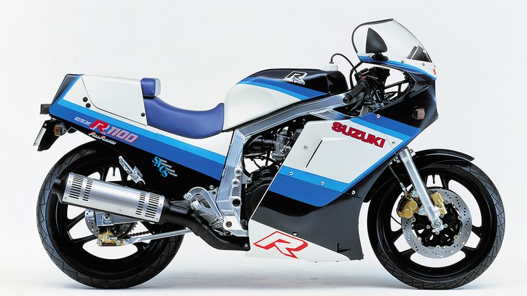 1986 SUZUKI GSX-R1100（G型）｜「公道ではまさに無敵⋯」軽量ボディに大排気量エンジンをぶち込んだ40年前の名車。とんでもない速さを誇りながら、98年型を最後に姿を消した［スズキ GSX-R1100］