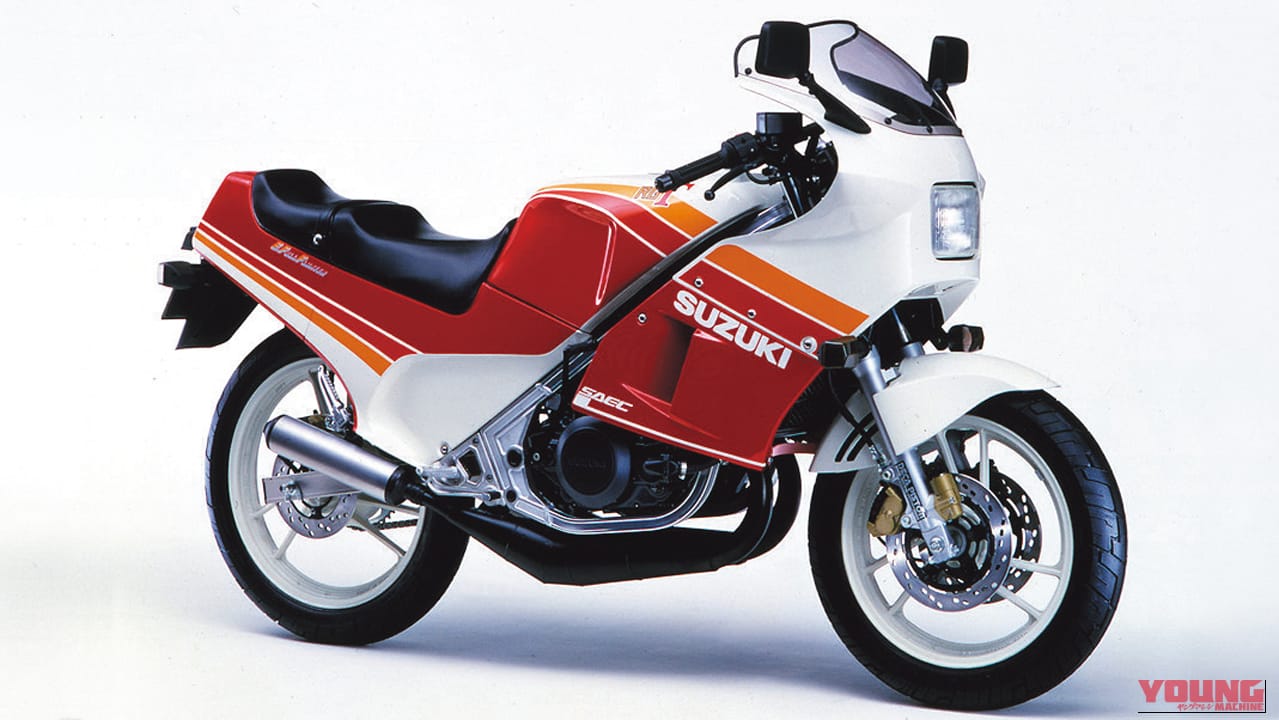 ｜「今見てもやっぱカッコいいわ…」40年以上前のモデルとは思えない！ ひと目でわかるカラーリングとアルミフレームが印象的な名車［スズキ RG250Γ］