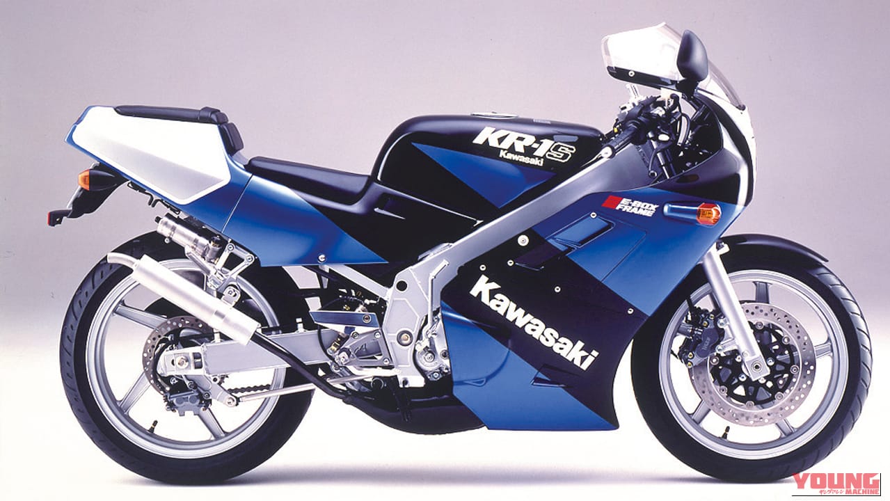 【1989 KAWASAKI KR-1S】｜「80年代デザインが今見ると新鮮…」42年前に登場したカワサキの名車。変態的すぎるメカニズムを採用し、今もカルト的な人気を持つ［KR250］を紹介