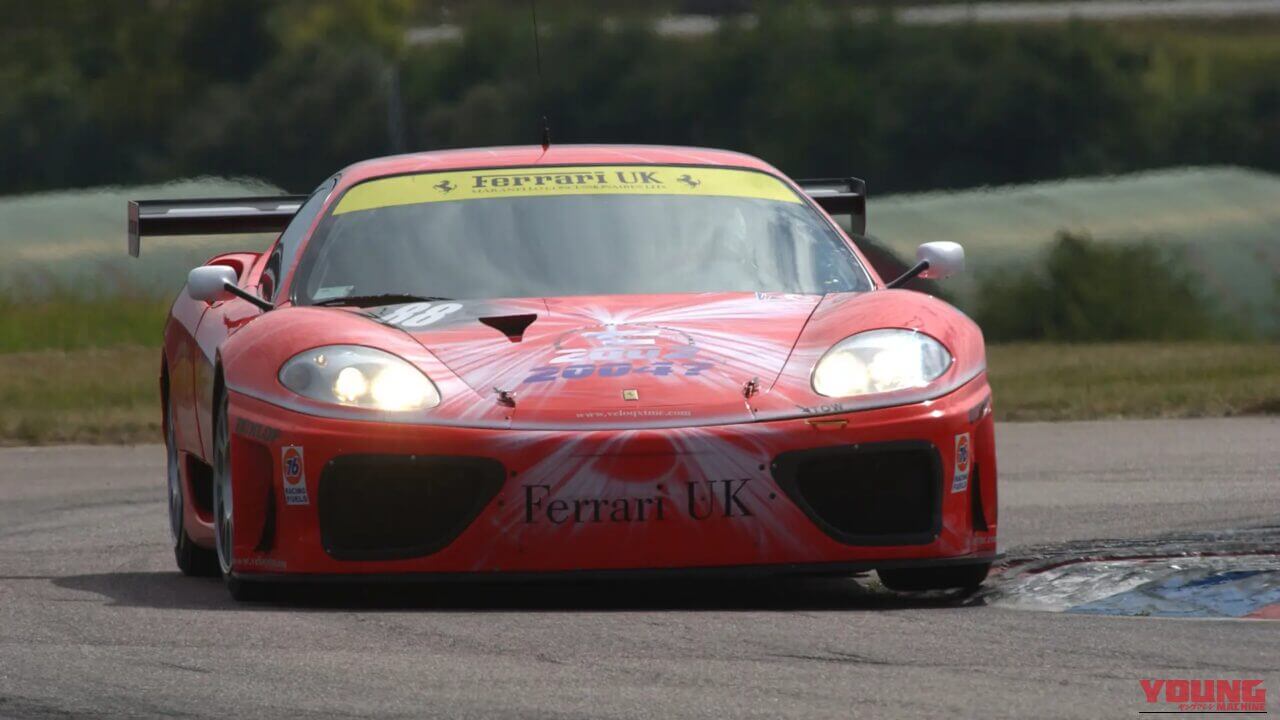 サーキットを走る、フェラーリ360 N-GT｜「初めてのフェラーリとして飛ぶように売れた」それまでの常識を破った360モデナ。これをベースにしたレーシングモデルが、納得の指し値でオークションに出品