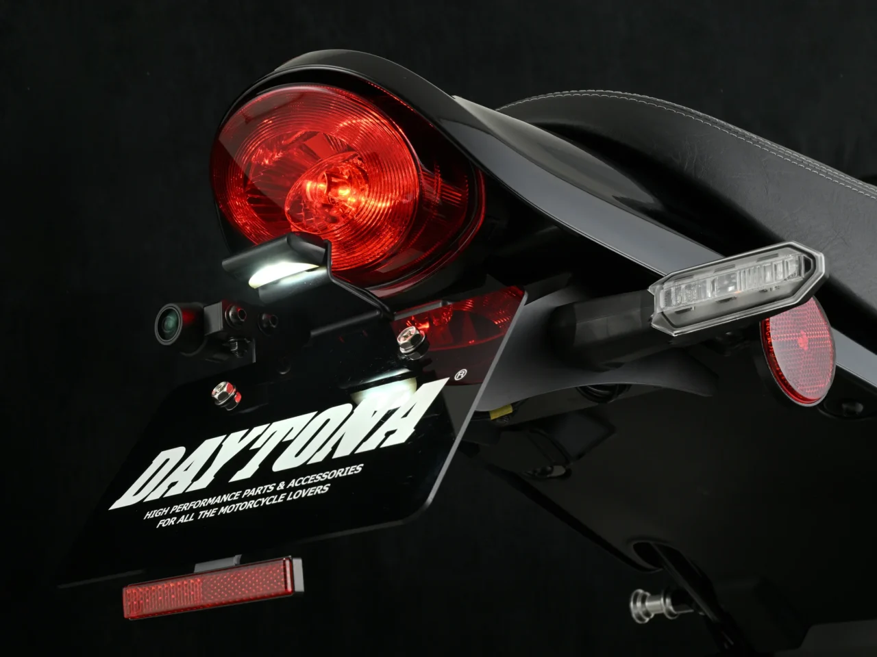 XSR155＆Z900RS SE用LEDフェンダーレスキット｜リア周りをギュッと凝縮！ デイトナからXSR155＆Z900RS SE用の「LEDフェンダーレスキット」が新登場