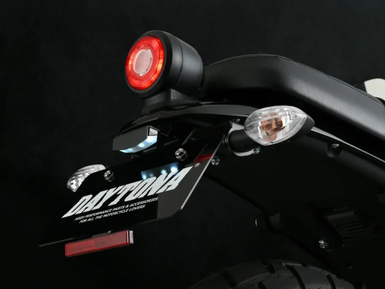 XSR155&Z900RS SE用LEDフェンダーレスキット|リア周りをギュッと凝縮! デイトナからXSR155&Z900RS SE用の「LEDフェンダーレスキット」が新登場