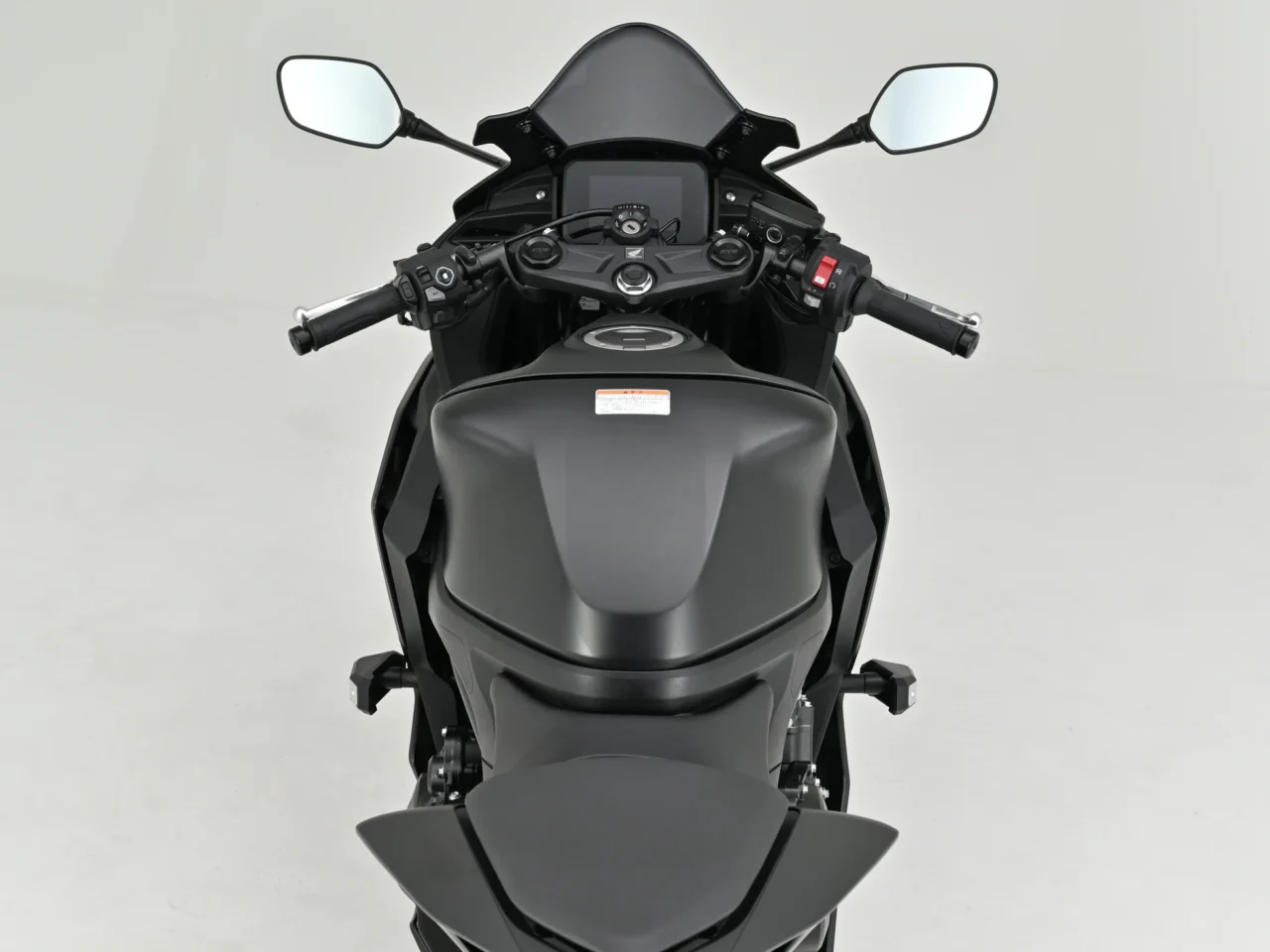CBR400R FOUR E-Clutch エンジンプロテクター|「CBR400R FOUR E-Clutch」オーナー必見!デイトナから早くも万が一の転倒に備える「エンジンプロテクター」2種類が登場!