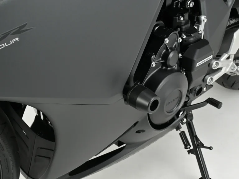 CBR400R FOUR E-Clutch エンジンプロテクター|「CBR400R FOUR E-Clutch」オーナー必見!デイトナから早くも万が一の転倒に備える「エンジンプロテクター」2種類が登場!