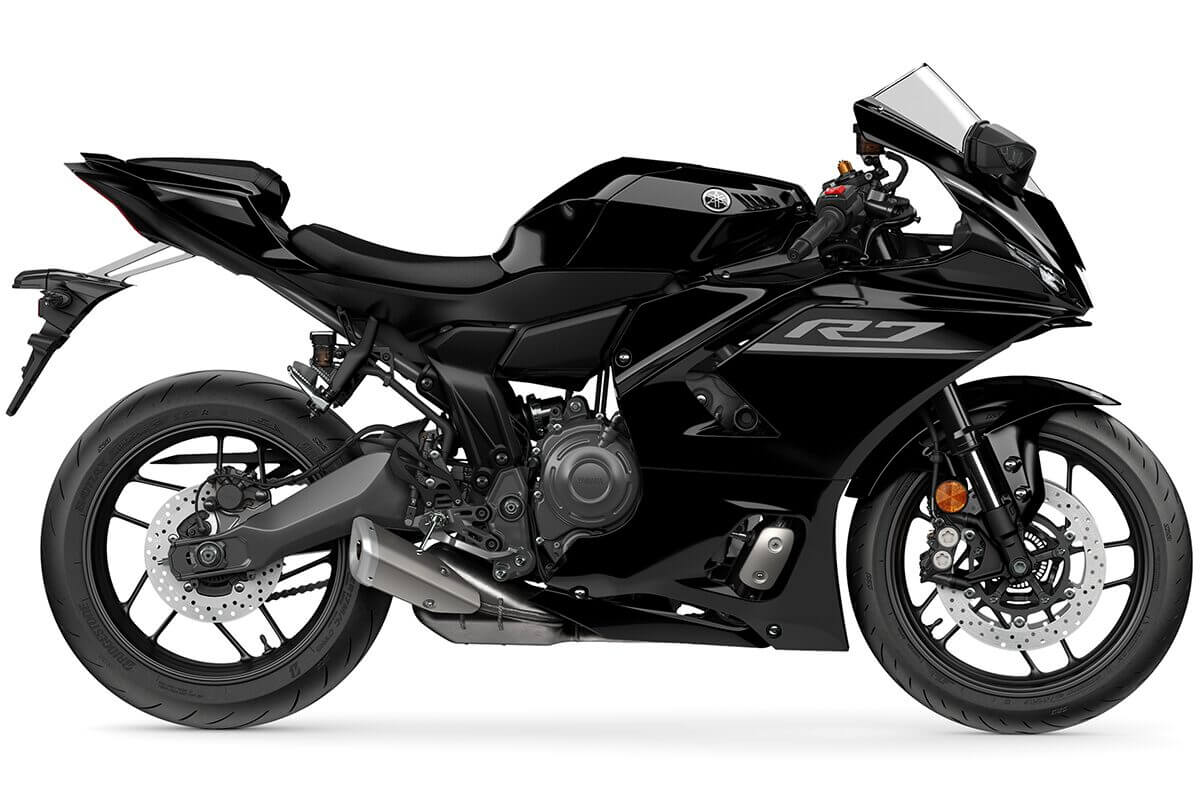 ｜ヤマハYZF-R7【大幅アップデートで電脳強化、車体改良、よりイケメンに！】全日本ライダー岡崎静夏が試乗
