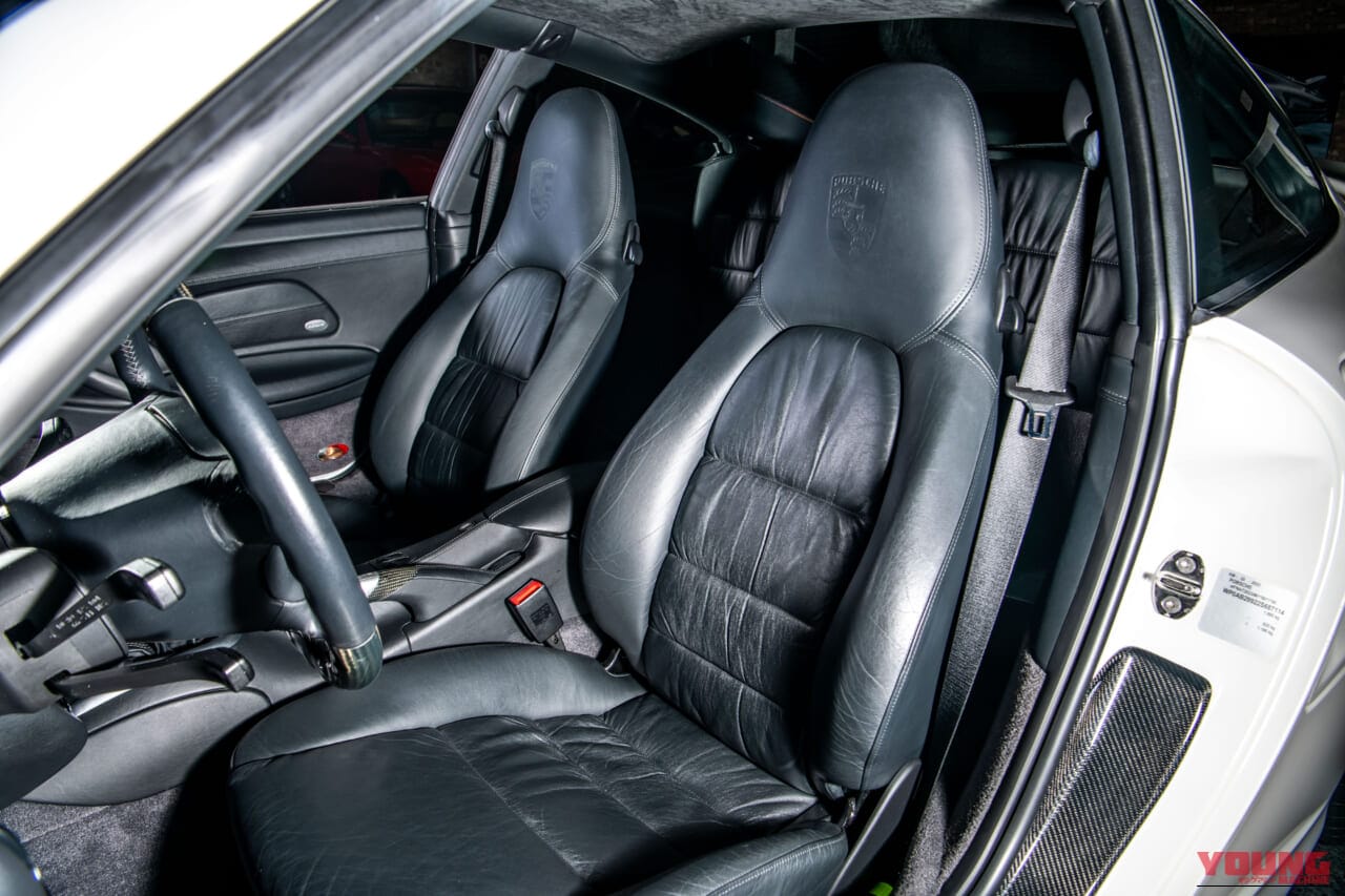 996型ポルシェ911ターボ X50のシート｜「一見地味だが…狂気のファクトリーチューン」ちょっと引くほどの執念を感じるネオクラ ポルシェ。市場が血眼になって探す［911ターボ X50］の存在