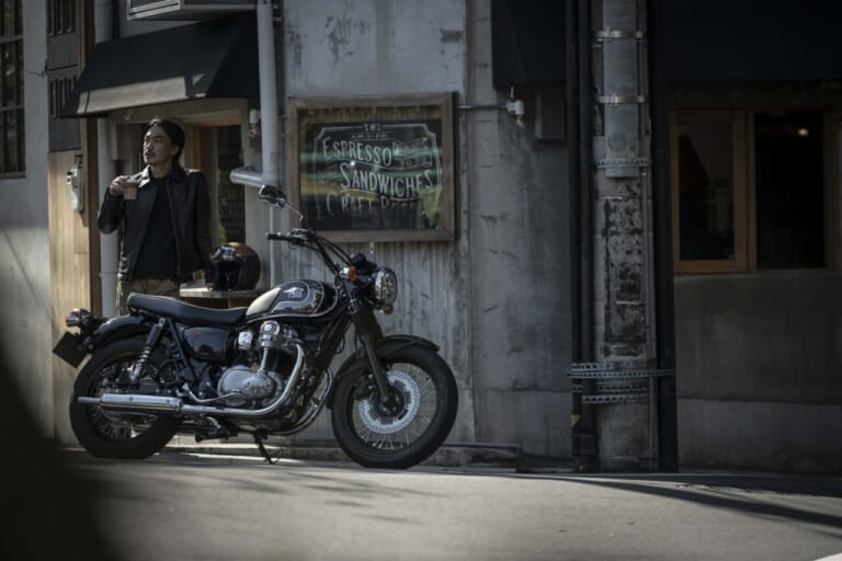 KAWASAKI MEGURO K3|1924年からの血統を継ぐクラシック! 漆黒リム&タンクスタイルを踏襲した「メグロK3」2027年モデルが価格据え置きで発売