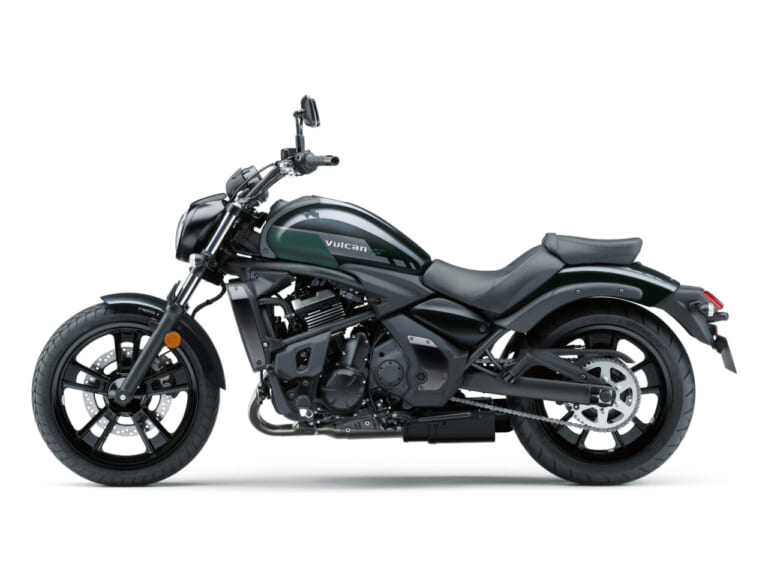 KAWASAKI VULCAN S｜新緑のグリーンが映える! あなたの体格にピタッとフィットするカワサキの大型クルーザー「バルカンS」2027年モデルが新色をまとって10/1発売