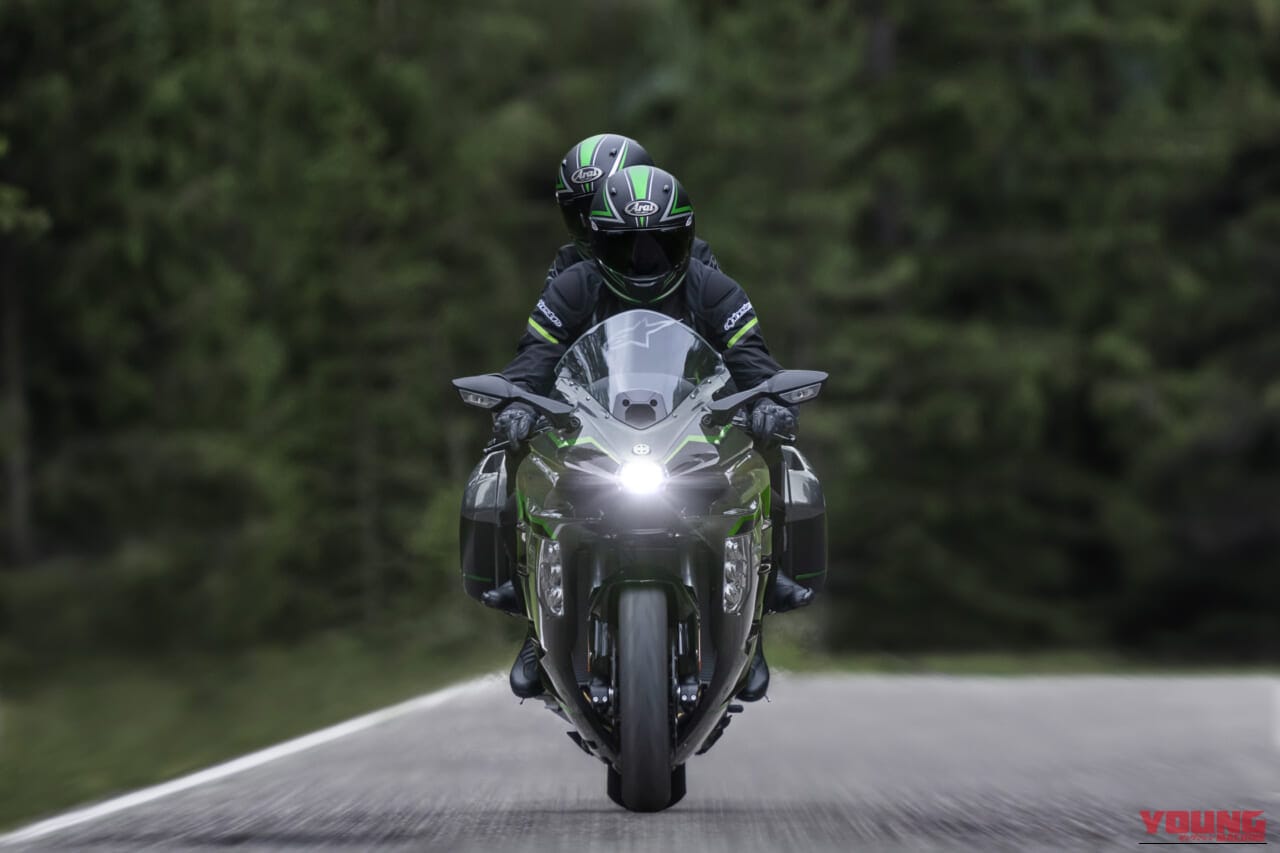 KAWASAKI Ninja H2 SX SE｜驚異の200馬力スーパーチャージャーに前車追従クルコンに電子制御サス! カワサキの最高峰ツアラー「Ninja H2 SX SE」2027年型が価格据え置きで登場
